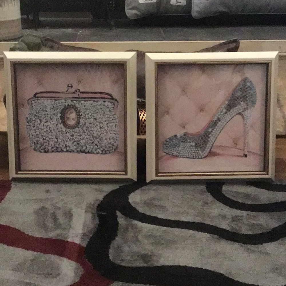 Set of 2 girls farmed glass Parisian art